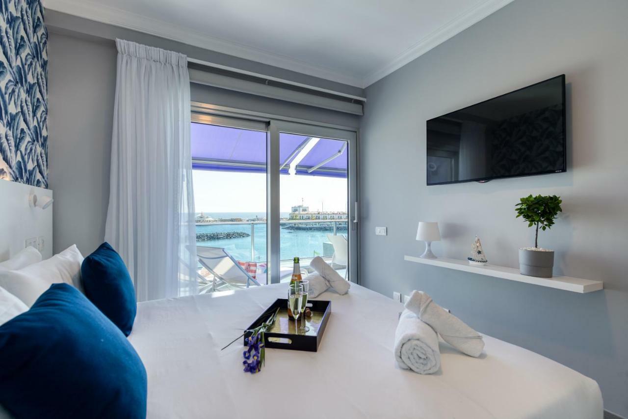 Teresita Mogamar Beachfront ปวยร์โต เด มอแกน ภายนอก รูปภาพ